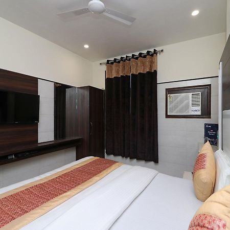 Oyo 11594 Hotel Tvs Нью-Делі Екстер'єр фото