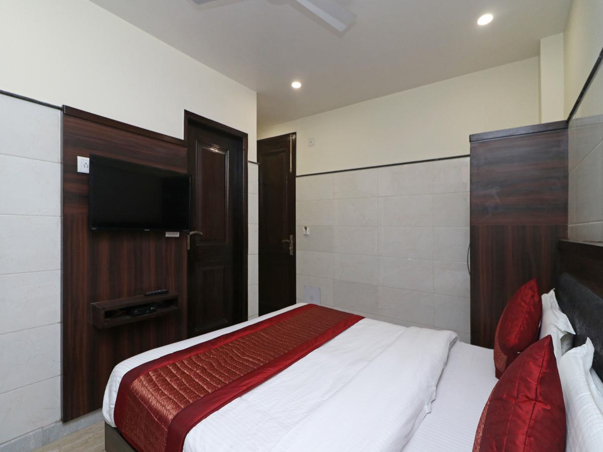 Oyo 11594 Hotel Tvs Нью-Делі Екстер'єр фото