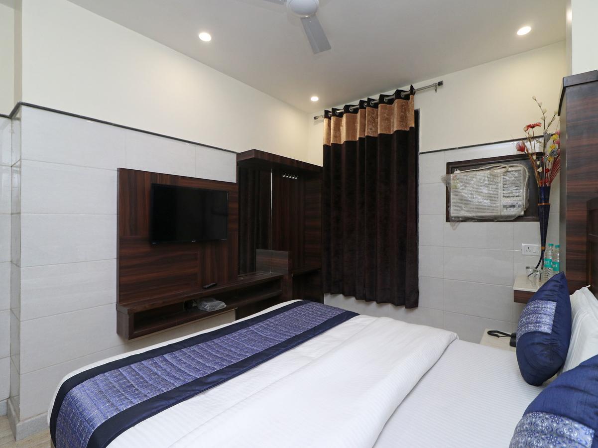 Oyo 11594 Hotel Tvs Нью-Делі Екстер'єр фото